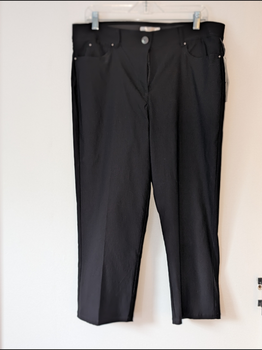 Retrology Ladies' Size 16 Stretch Black Capris With Pull-On Waist